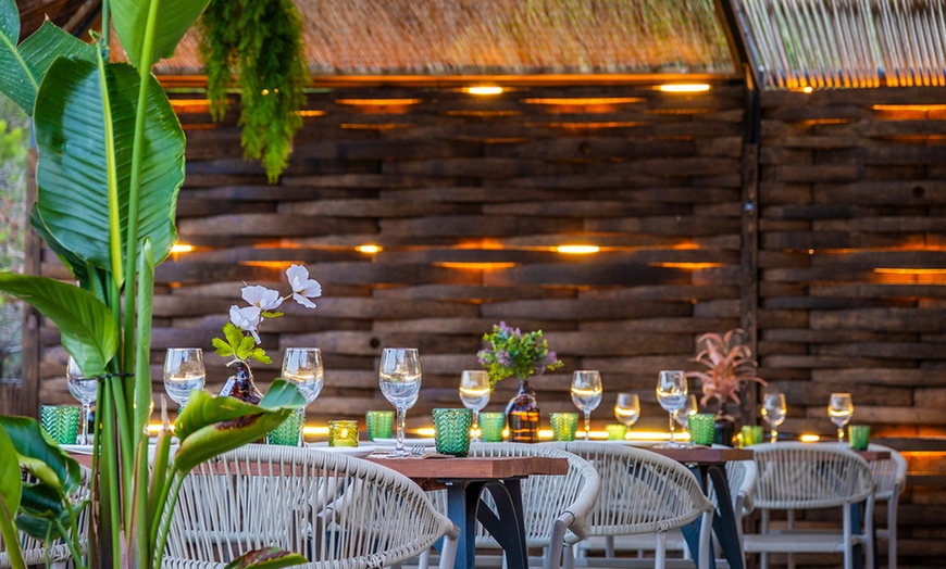 Image 3: ¡Cena bajo las estrellas! Menú completo para 2 o 4 con botella de vino