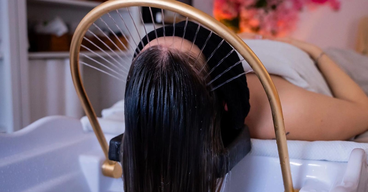 Head spa japonés con masaje capilar y tratamiento LED en Las Palmas