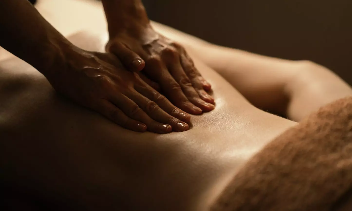 1 o 3 sesiones de masaje de 50 minutos a elegir para 1 persona, ahorra hasta un 58% - Image 6