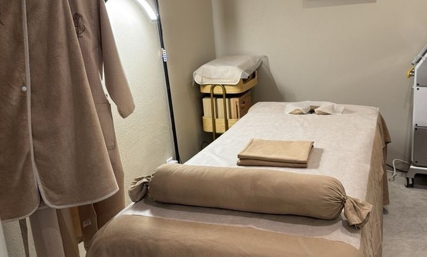 Image 2: 90 Minute Royal Head Spa Treatments with Full-Body Massage for 1 or 2 