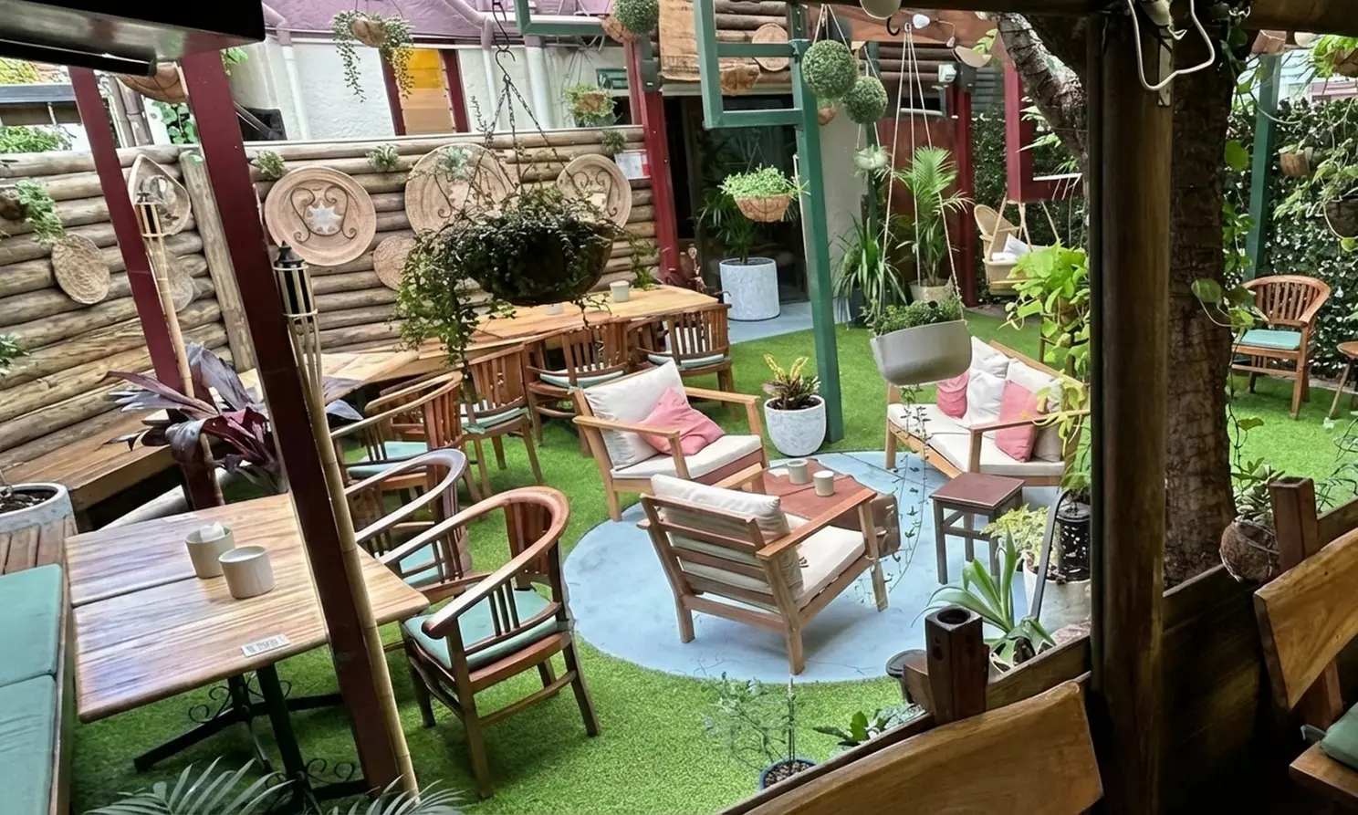 Get a Choice of Ribeye or Fillet Steak with Chips and Beer or Wine