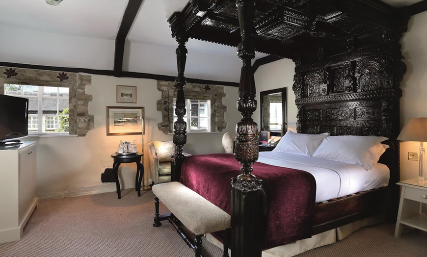 Image 8: Oxfordshire: Double Room with Breakfast
