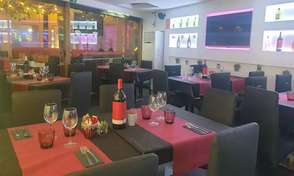 Festín mediterráneo: menú de paella con opción a botella de vino