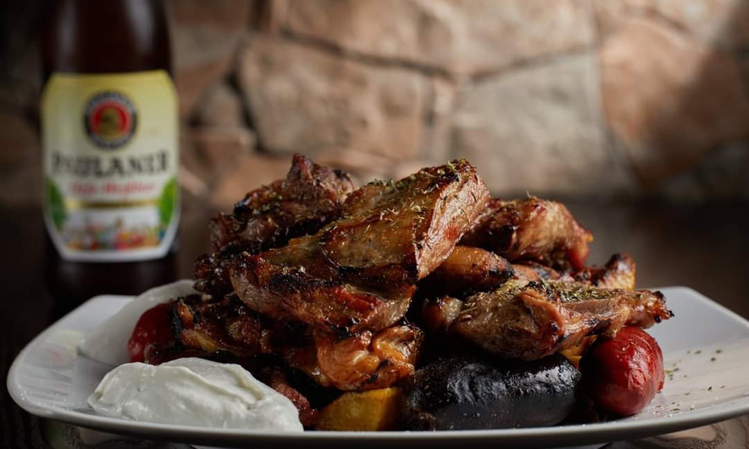 Menú de carne a la brasa para 2 o 4 personas en La Casa Gallega