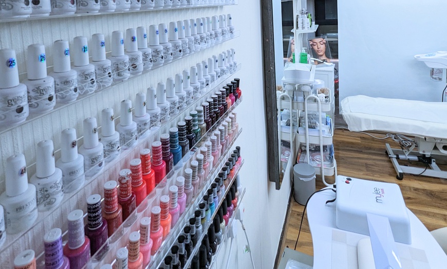 Image 5: Edgware Road: 1 or 3 Manicure Or Pedicure with Gel Polish or Both