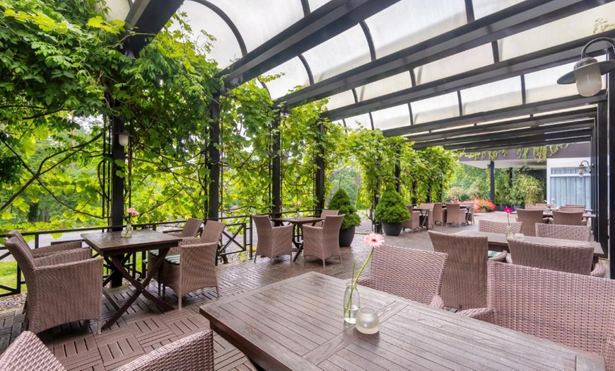 Image 6: Bei Koblenz: Superior-Doppelzimmer mit Halbpension