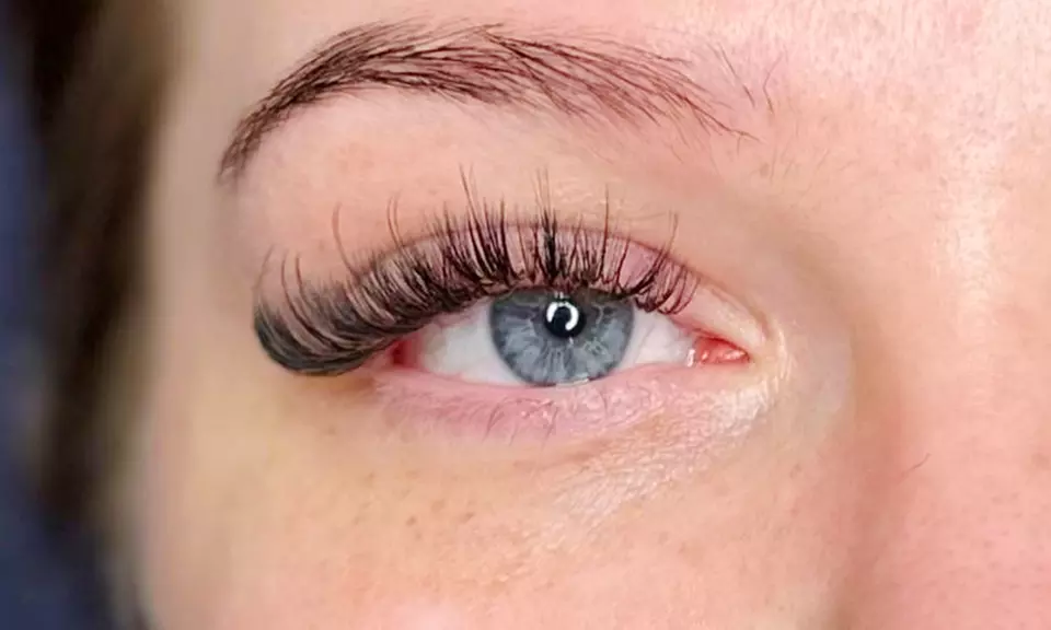 Full Set of Classic, Volume/Hybrid Eyelash Extensions + Two Week Fill