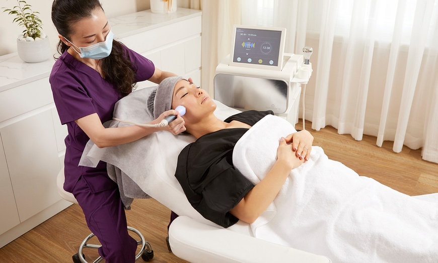 Image 1: 1 or 2 60-min HydraFacial w/ Professional Skin Analysis & LED Therapy