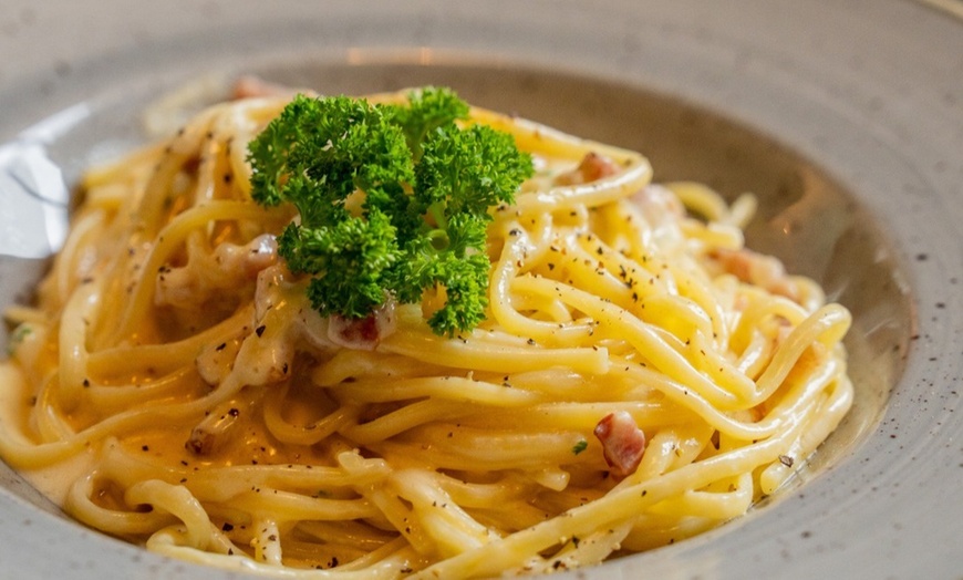 Image 5: Starter, Main & Half, One or Two Bottles of Wine for 1, 2, or 4 People