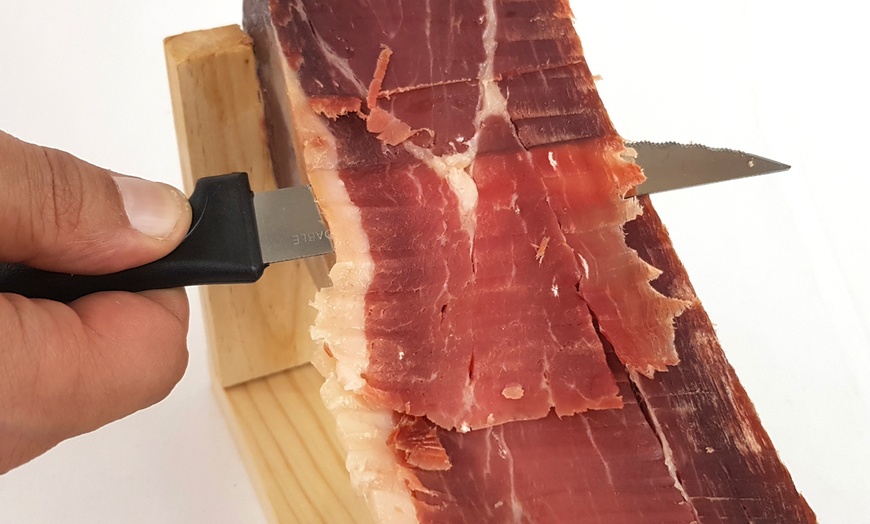 Image 10: Jamón serrano con accesorios