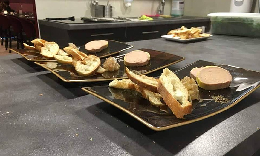 Image 1: Cours de cuisine autour du foie gras