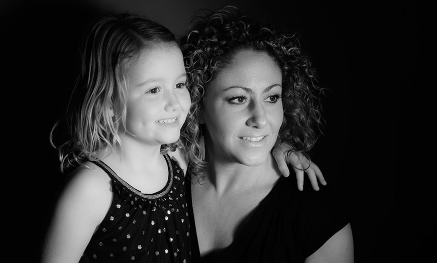 Image 3: Mother and Daughter Photoshoot