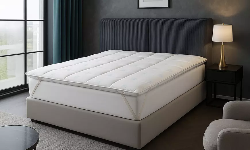 Image 1: Surmatelas spécial été 100% microfibre tissu Ice Cool rafraîchissant