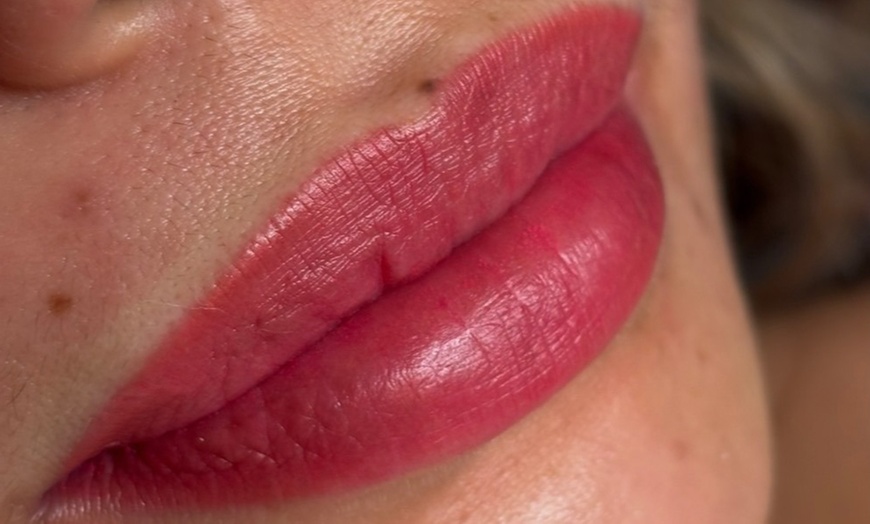 Image 4: Up to 51% Off on Permanent Makeup at Woman lab