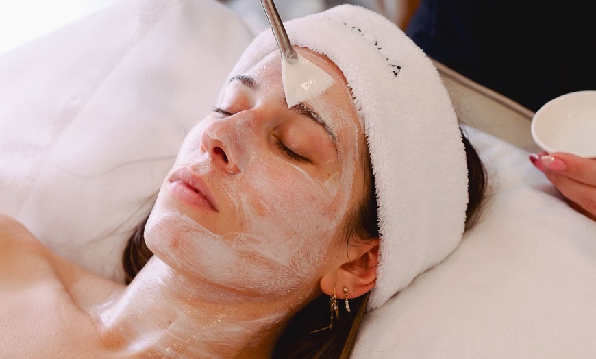 Image 10: 60, 80, or 100-Minute Aromatherapy Massage with Deep Cleansing Facial