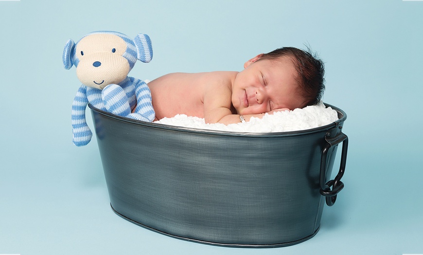 Image 4: Newborn Baby Photoshoot