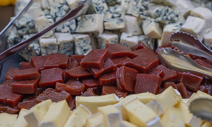 Image 10: Buffet libre para 2 o 4 válido entre semana o fin de semana y festivos