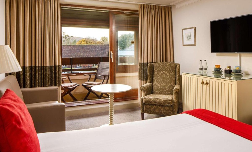 Image 3: Box Hill Surrey: Elegant 4* Stay with Breakfast & Dinner