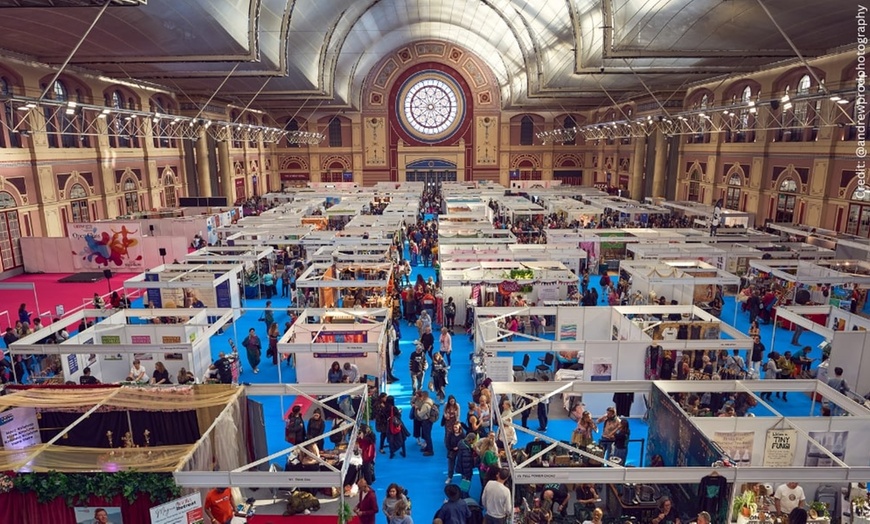 Image 6: Ticket to OM Yoga Show 2025: Discover a Transformative Journey