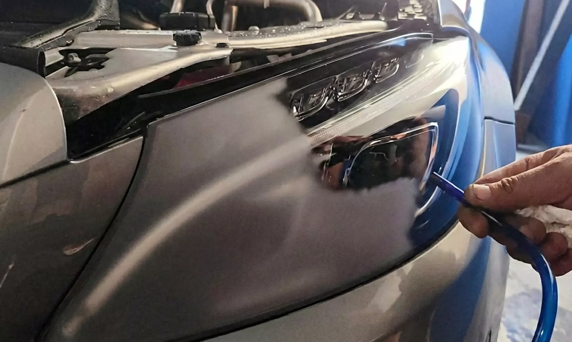 Pulido de faros con polímero y desinfección