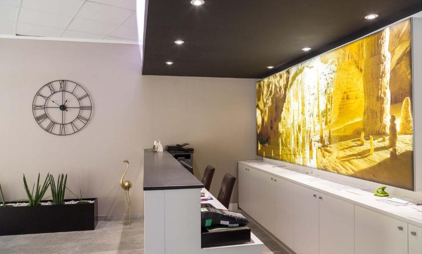 Image 14: Marche: soggiorno con colazione, mezza pensione, grotte o massaggio