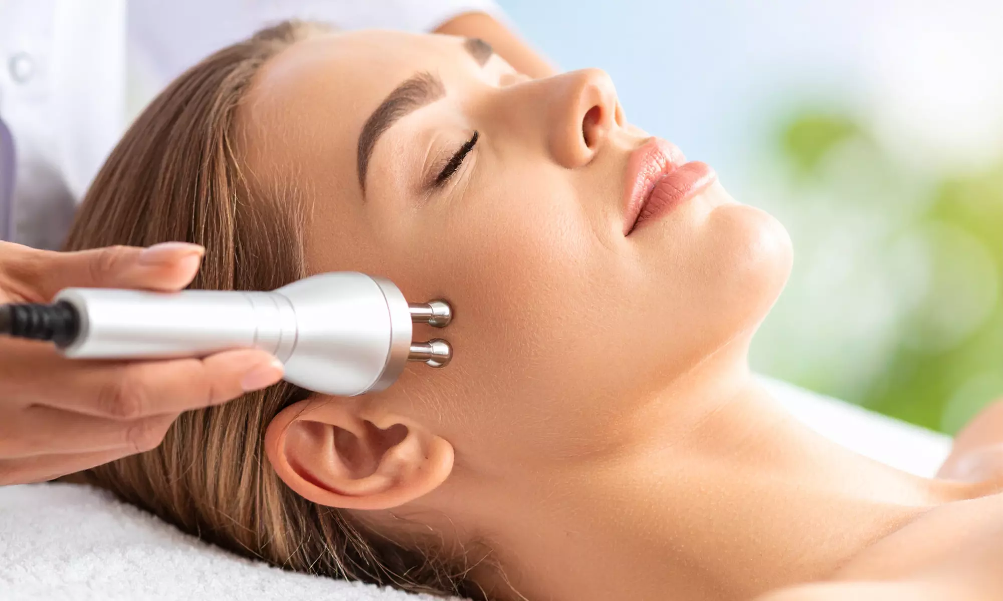 1 o 2 sesiones de radiofrecuencia y tratamiento facial reafirmante