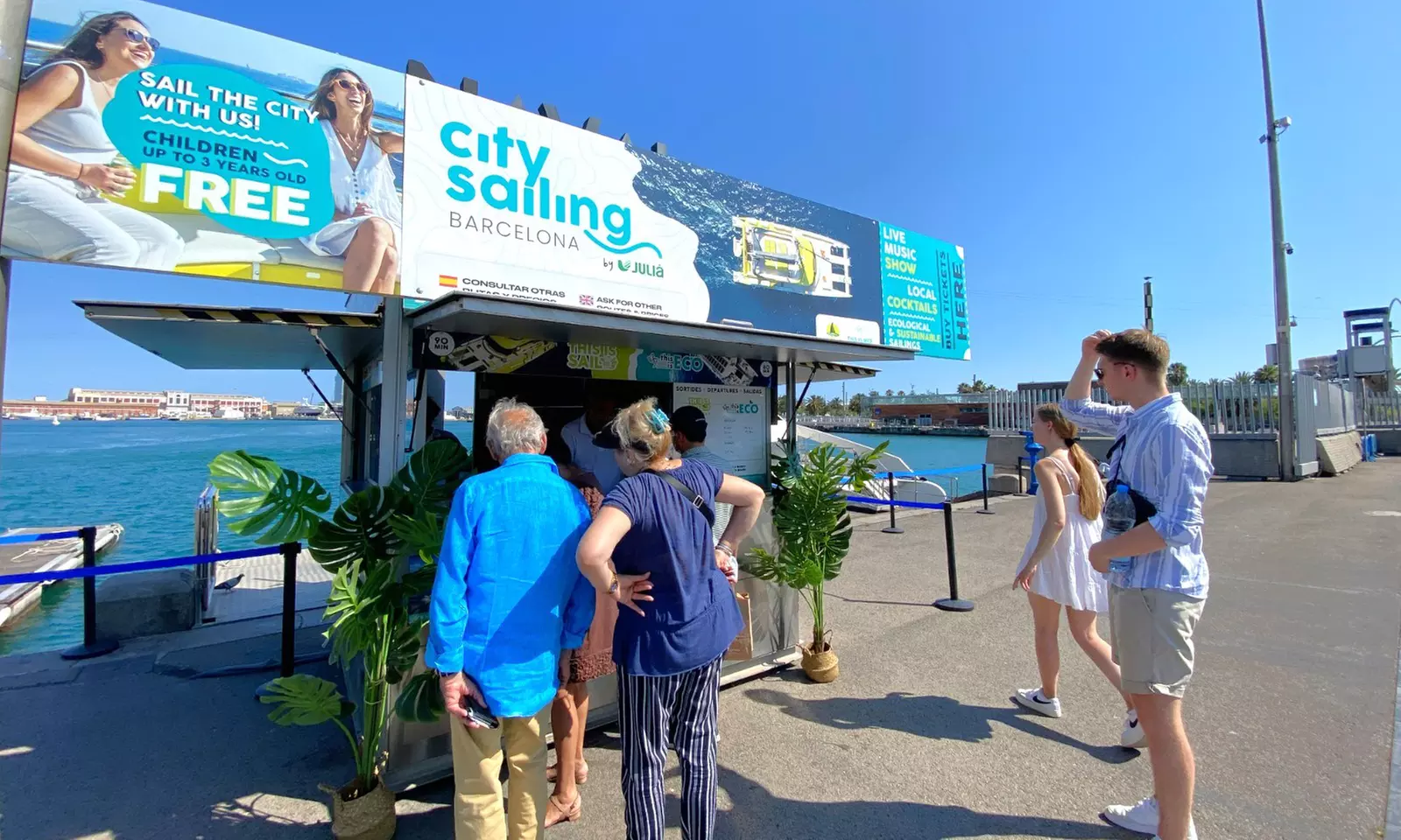 Paseo en barco de madera con snacks y bebidas para 1 o 2 personas