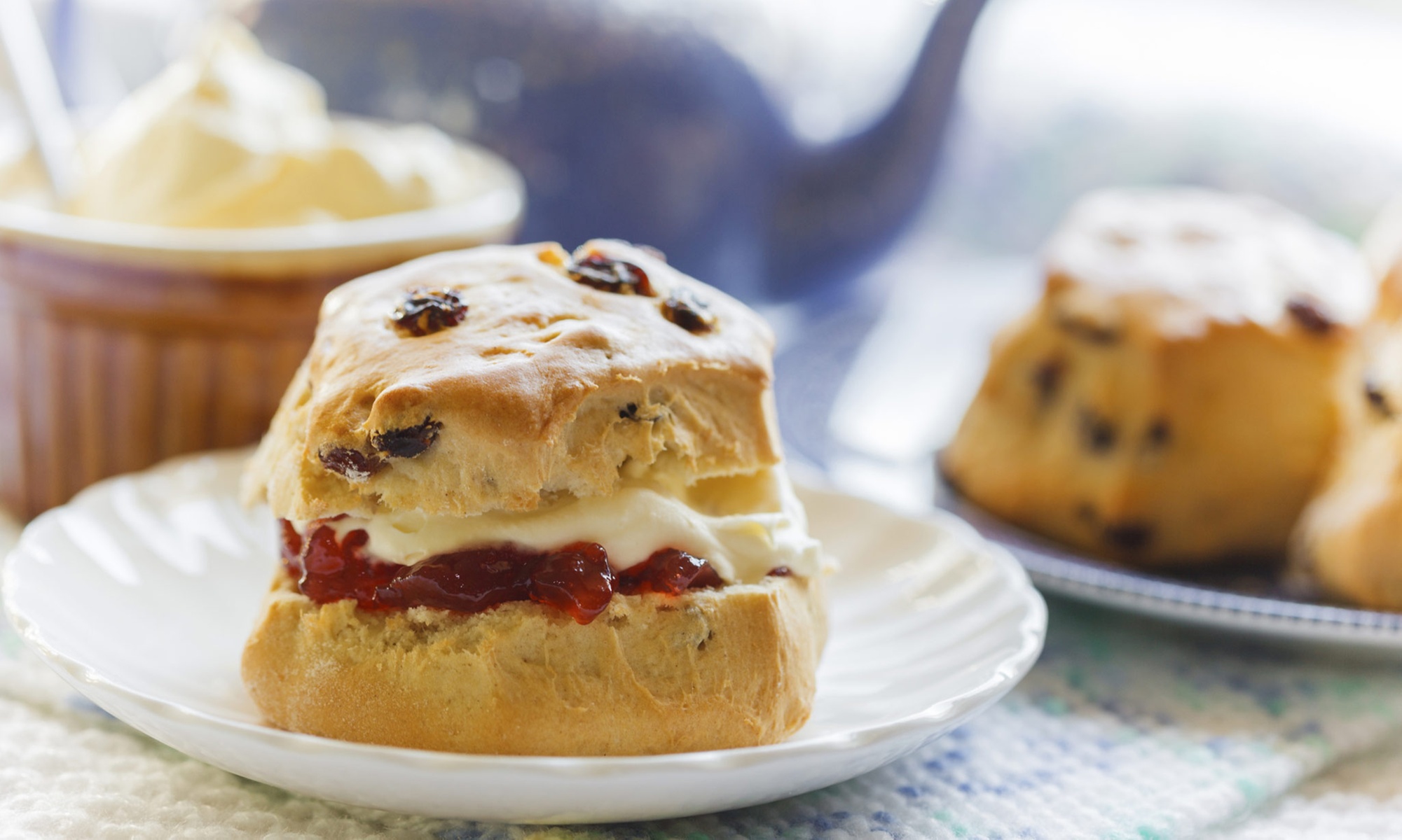 Enjoy Italian Afternoon Tea with Coffee, Prosecco, or Cocktails