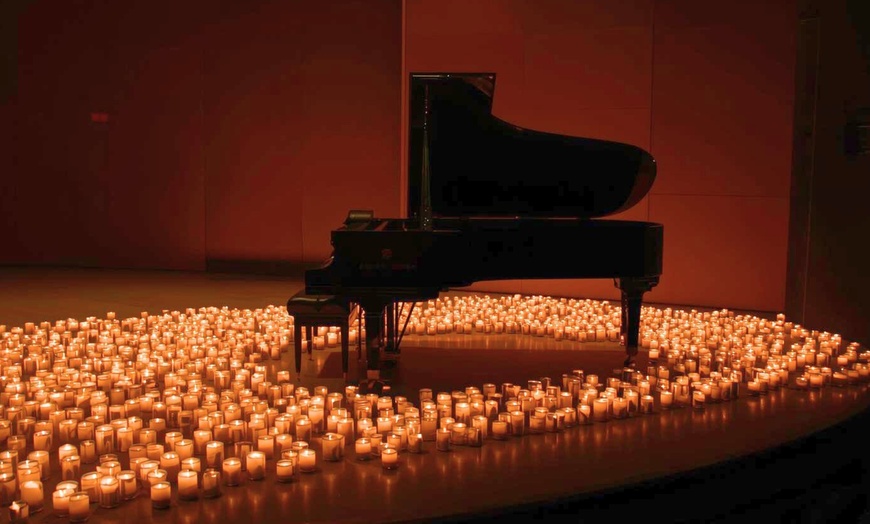 Image 3: Ticket für „Christmas in Candlelight“ am 12. und 19. Dezember