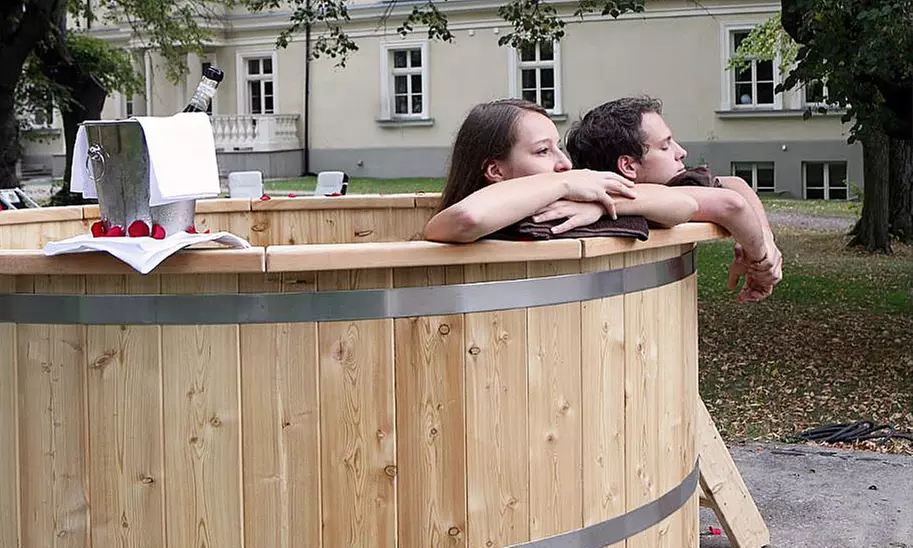 Małopolska: 2-4 dni dla 2 osób ze śniadaniami lub ze śniadaniami i  obiadokolacjami w Dworze Sieraków 4* - Image 7