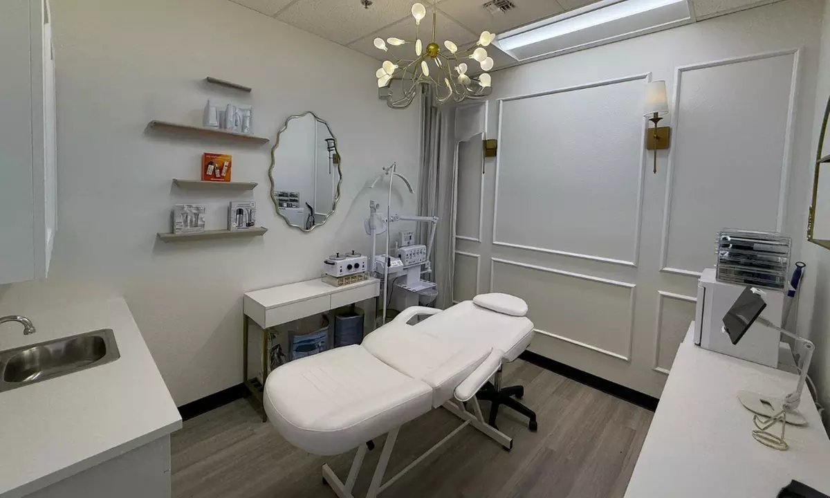 Smooth Full Legs and Arms Waxing Sessions