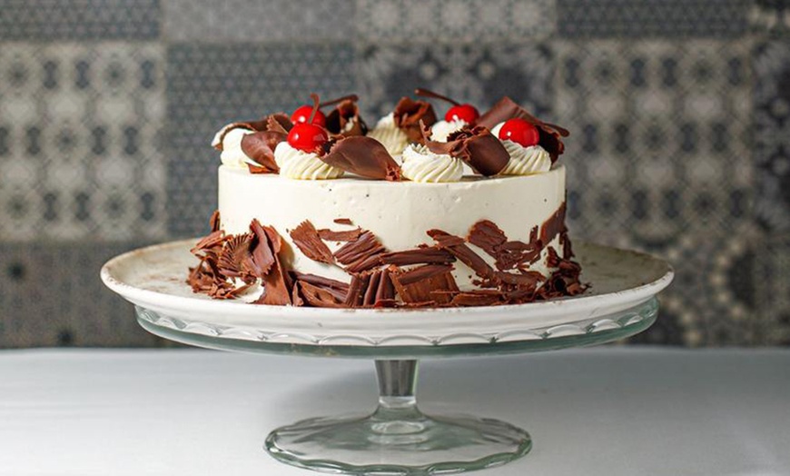 Image 4: Celebrate Big with 1kg–3kg Fresh Takeaway Cakes