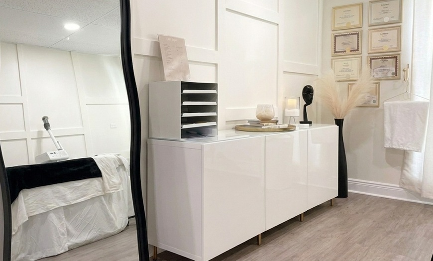 Image 3: High Frequency Skin Tightening Treatment w/ Signature Facial and More