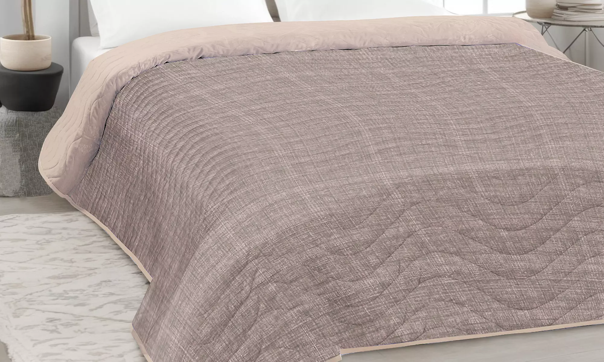 Tagesdecke mit Wellen-Steppung