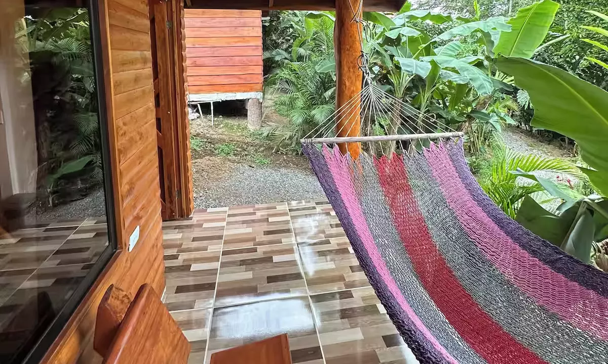 ✈ 6-Nt Costa Rica Volcano and Beach Trip w/Air, Car from Travel by Jen