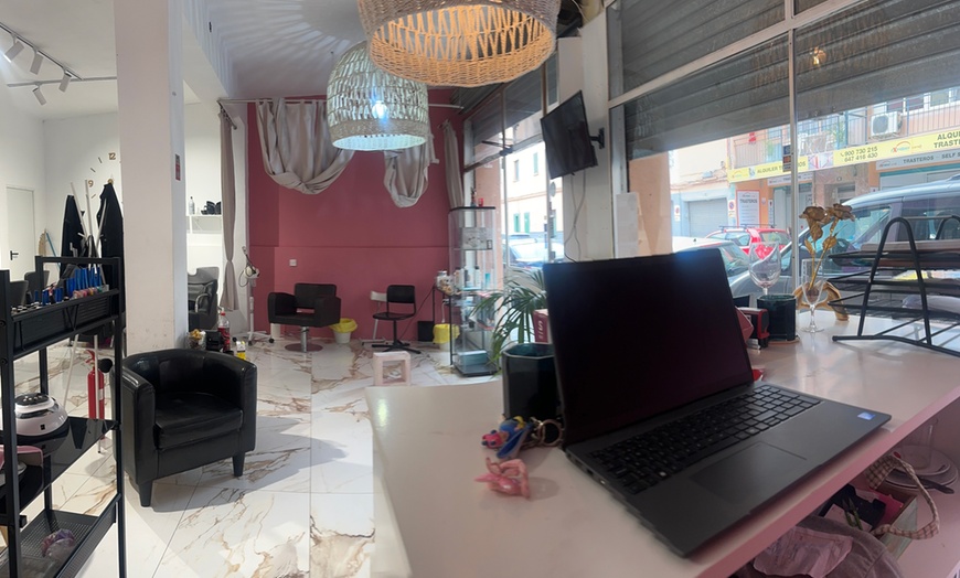 Image 3: Sesión de peluquería con lavado, corte, peinado y color a elección