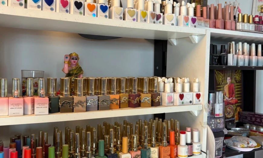 Image 2: Pose de vernis semi-permanent ou ongles gel à Rennes