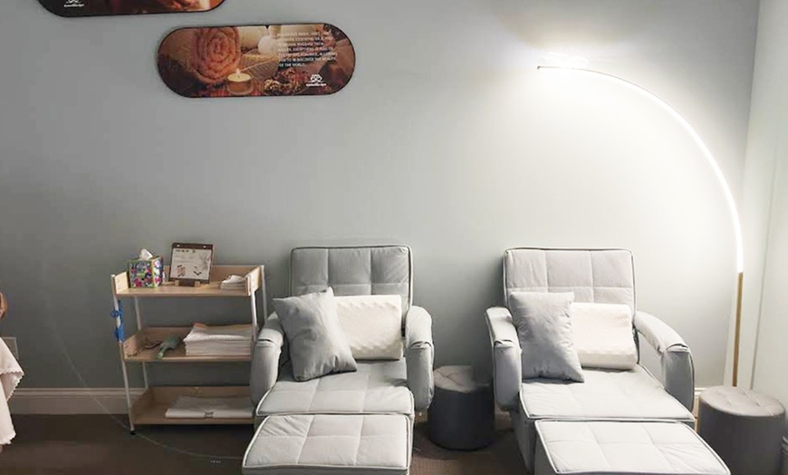 Image 1: Enjoy 75 Min 1, 3 or 5 Massage Of your Choice (Swedish or Deep Tissue)