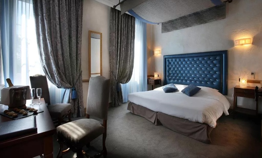 Image 2: Savoie : chambre charme ou suite avec petit-déjeuner, vin et champagne