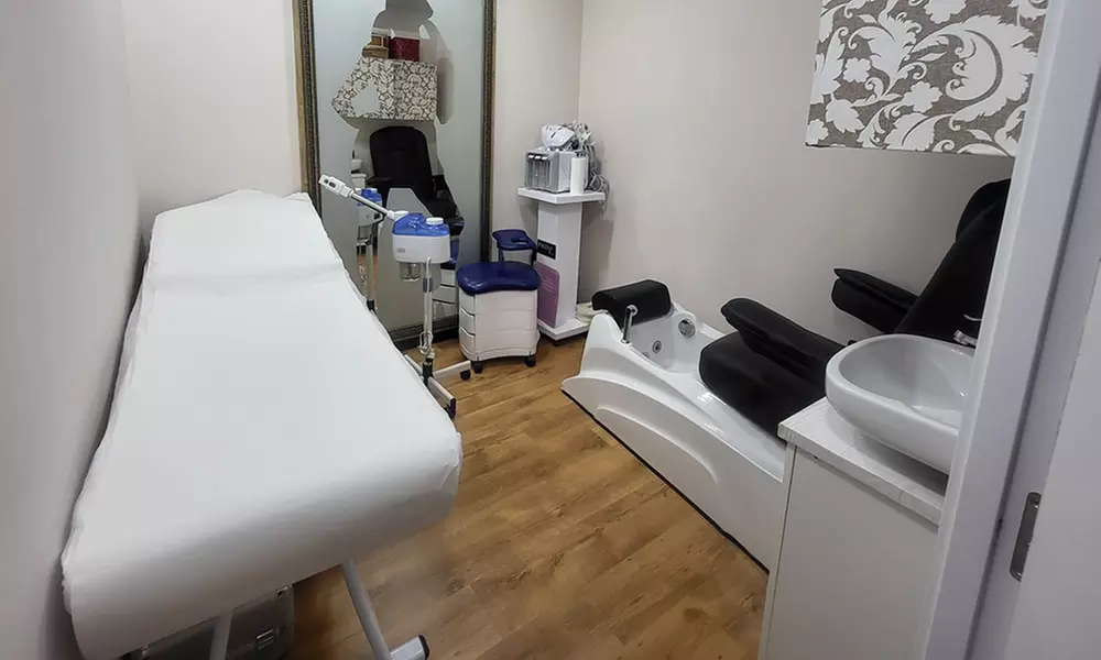 Lifting y tinte de pestañas y opción a laminado y diseño de cejas