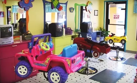 Kids' Haircut, Kids Haircut with 5 Hair Tinsels, or 10 Hair Tinsels at Bananas Salon for Kids (Up to 53% Off) - Primary Image