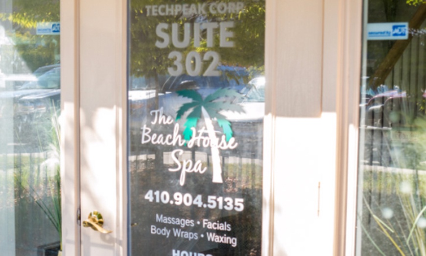 Image 9: Rejuvenate with a Refreshing Signature Facials Session