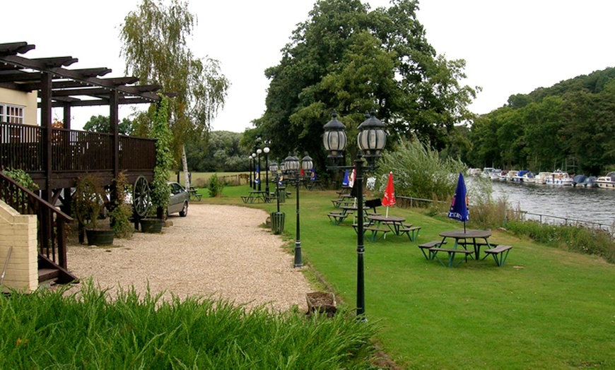 Image 5: River Severn Stay With Breakfast