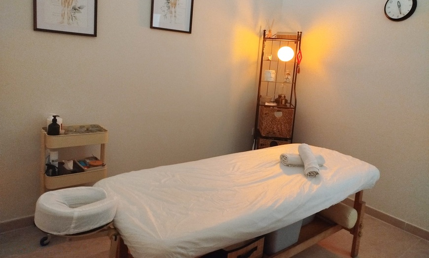 Image 2: Masaje corporal a elegir de 45, 60 o 75 minutos