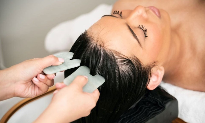 Image 6: Spa capilar con análisis, peeling, hidratación, masaje y secado ligero