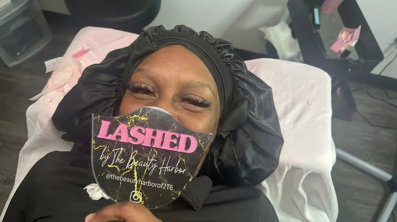 Effortless Beauty: Transform Your Look With Full Set & Fill-In Lashes