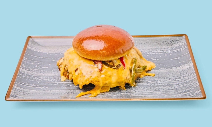 Image 3: Burger inkl. Beilage und Softdrink (0,3 L) nach Wahl für 1-2 Personen