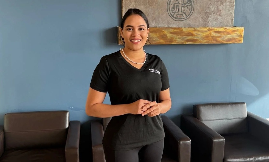 Image 4: 1 or 2 60-Min Full Body Relaxing Massage Sessions or 1 90-Min Massage 