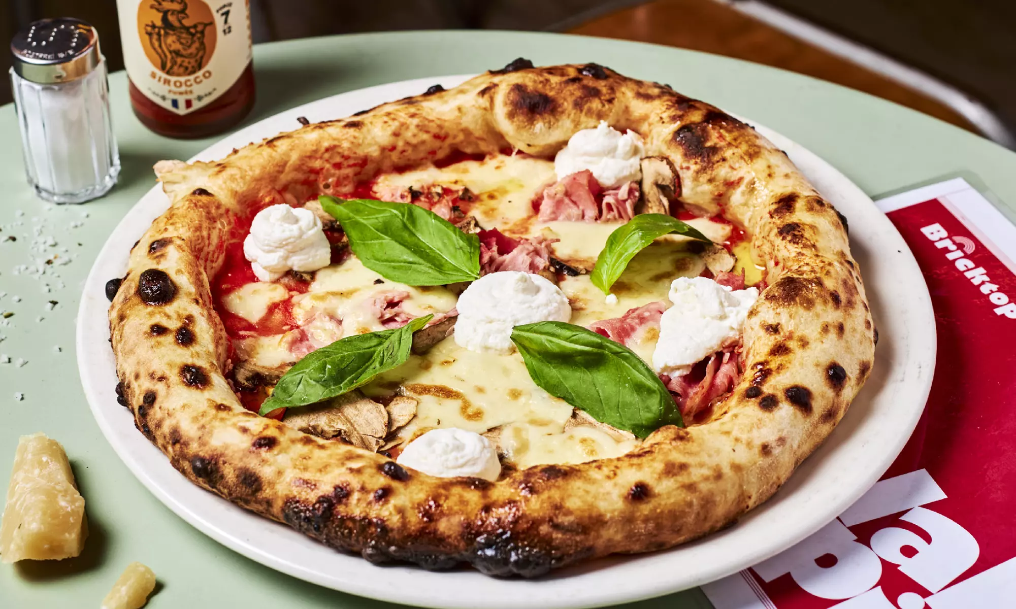 1, 2, 3 ou 4 pizzas pour 1 à 4 personnes, dessert en option