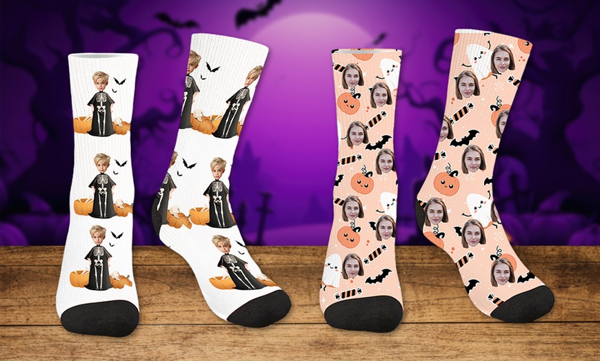 Image 5: Personalisierbare Socken mit eigenem Foto im Halloween-Design